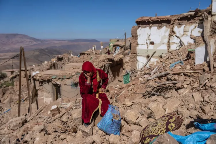 Más de 2 mil muertos en Marruecos por temblor, continúan labores de ayuda