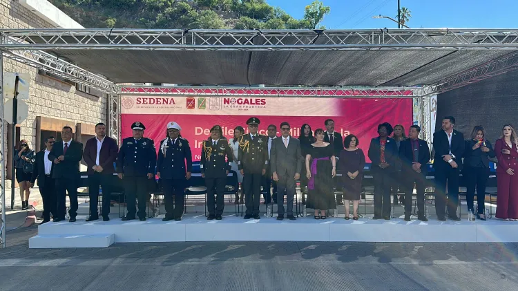 Llenan de color y tradición en desfile cívico militar