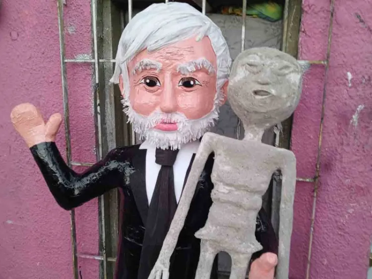 Crean piñata de Jaime Maussan y su momia extraterrestre