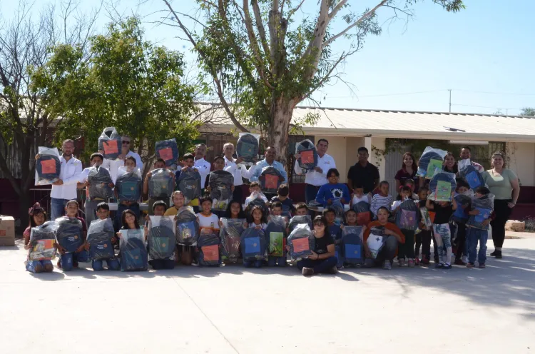 Inicia Club Rotario Nogales Industrial entrega de paquetes escolares