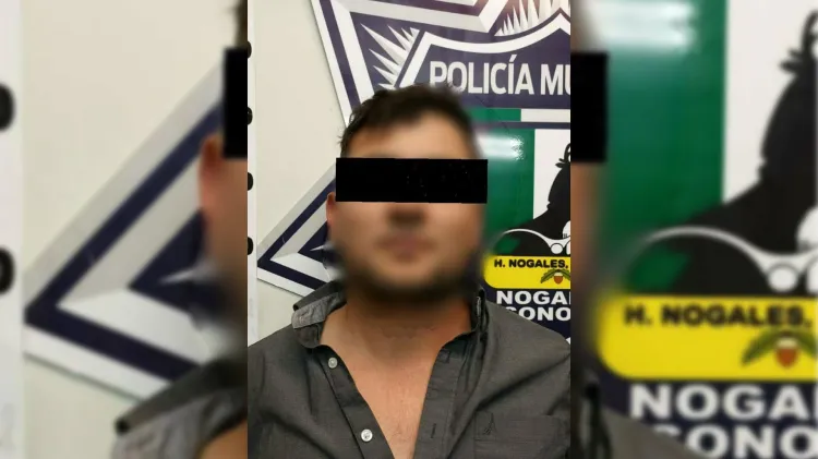 Se embriaga en la vía pública y agrede a policías