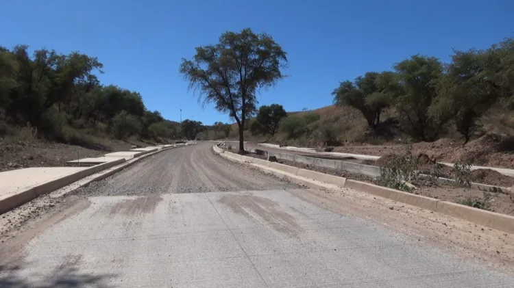 Avanza segunda etapa de pavimentación de calle Hidalgo