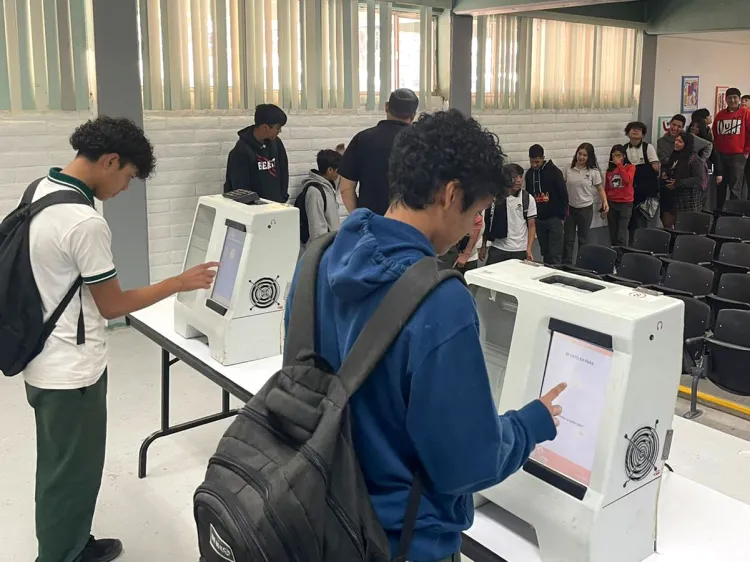 Selecciona el IEE a sociedad de alumnos en Conalep Nogales