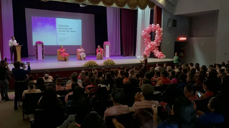 Inician conferencias contra el cáncer de mama