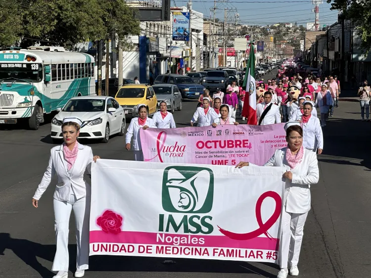 Marchan contra el cáncer de mama