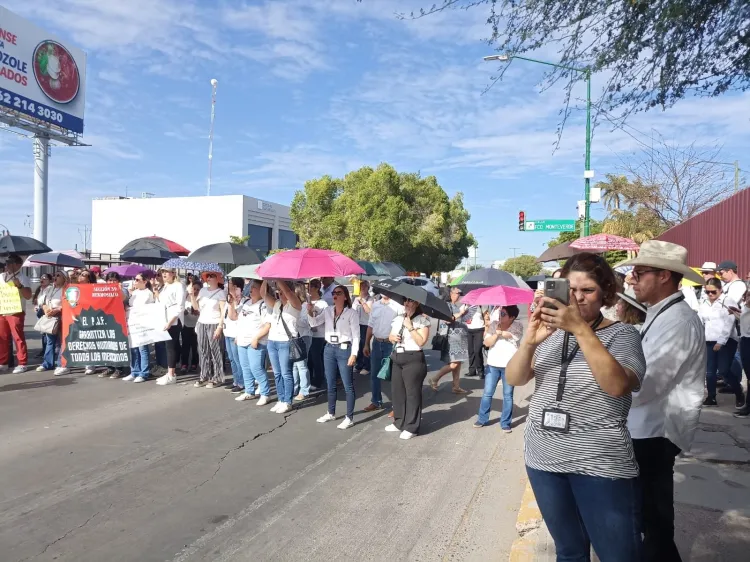 Trabajadores del PJF bloquean calles de Hermosillo