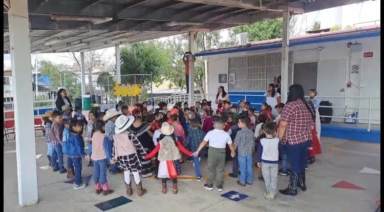 Celebra jardín de niños Día de las Naciones Unidas