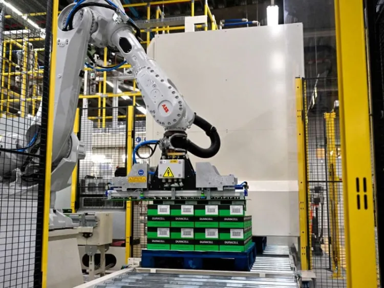 Robot industrial aplasta a hombre; lo confundió con una caja