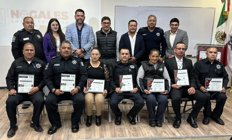 Reconocen a oficiales en programa Policía del Mes