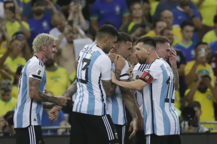 Argentina vence a Brasil