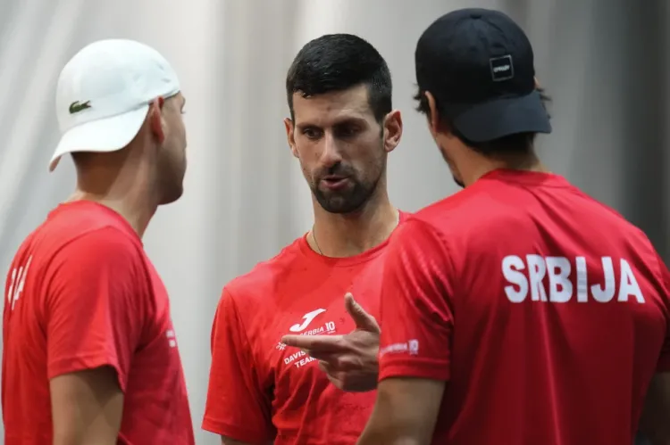 Djokovic y Serbia van por el boleto