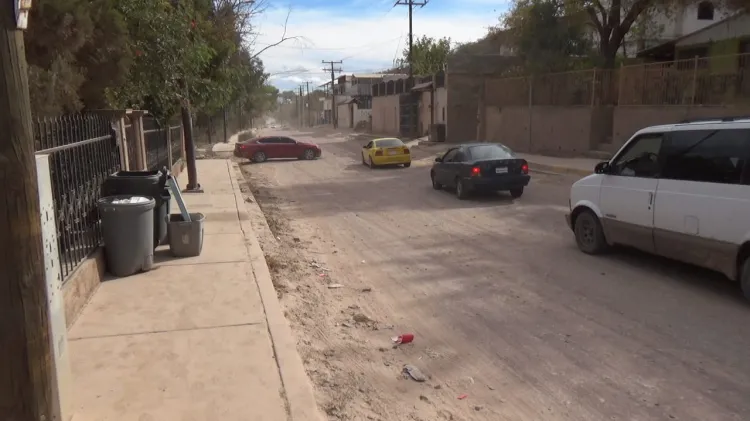 Aqueja grave contaminación por polvo en calle Sierra Madre Occidental