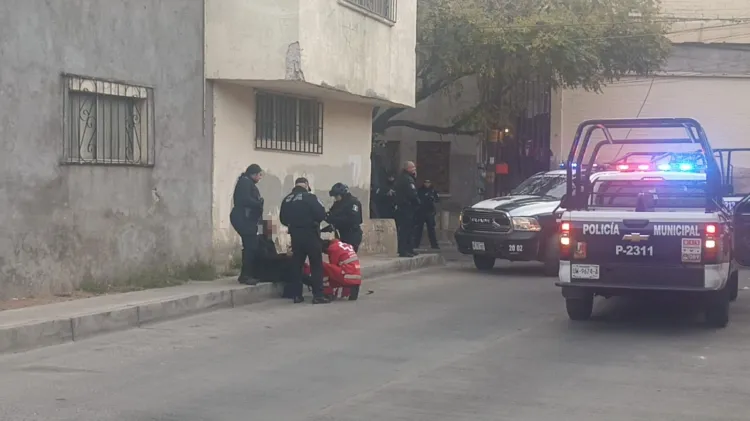 Auxilian a hombre herido de bala