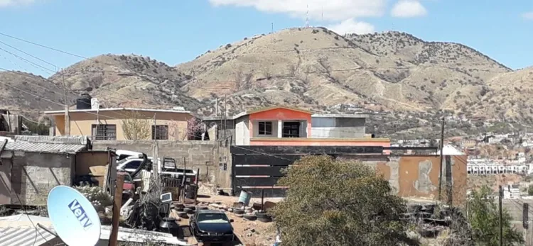 Catean vivienda en la Colosio por presencia de restos humanos