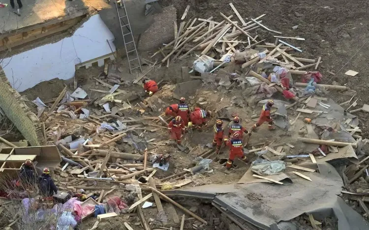 Terremoto en China deja al menos 100 muertes