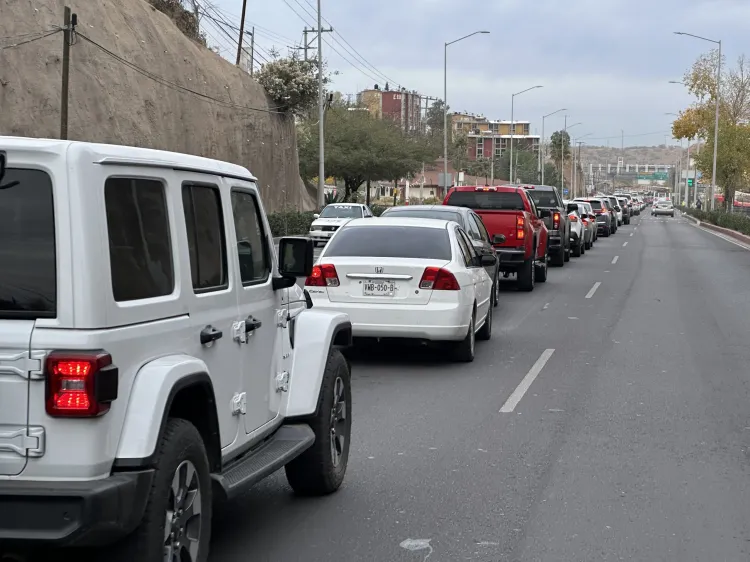 Prevén largas filas de cruce hacia EU este fin de semana