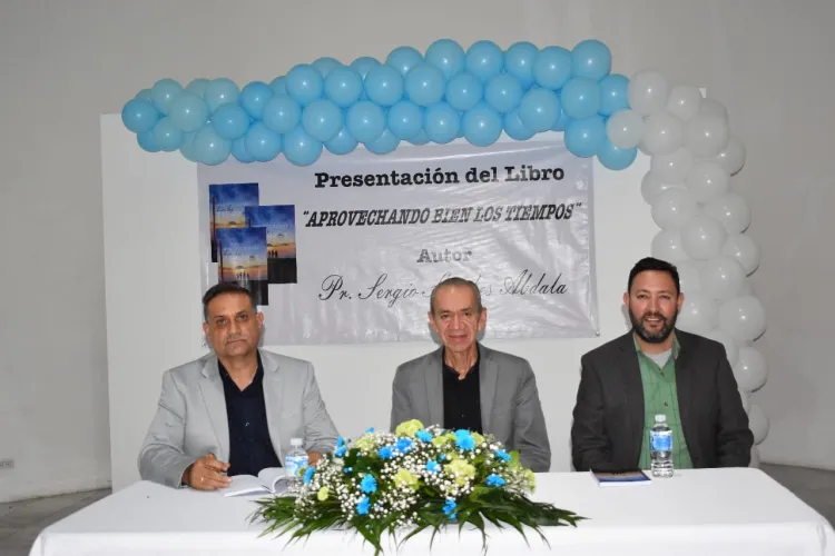 Presenta Sergio Sánchez su libro en Museo de Arte de Nogales