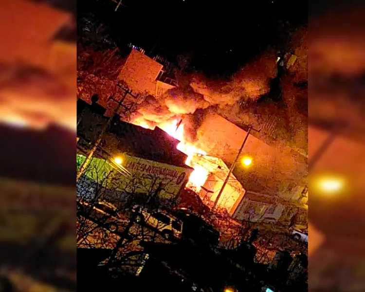 Destruye fuego dos viviendas provocados por anafres
