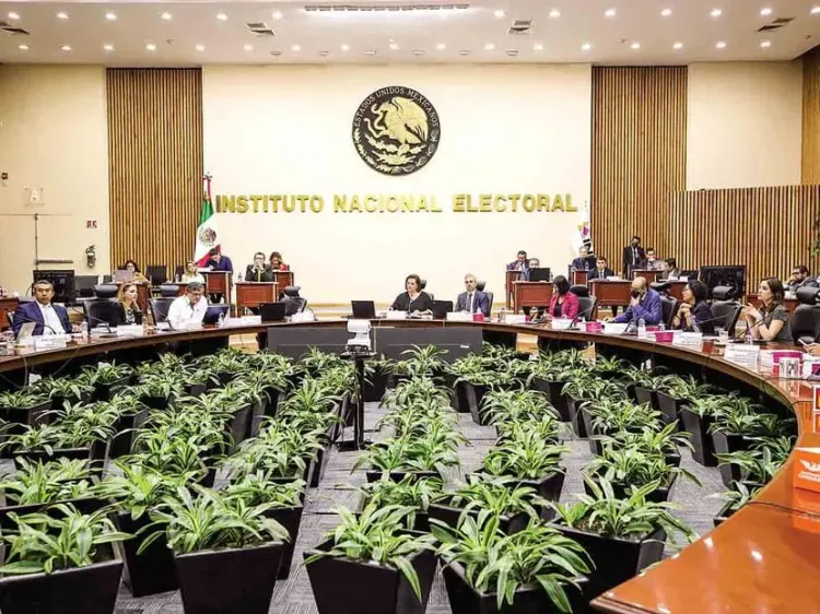 Consejeros electorales se dan regalazo de poco más de medio millón de pesos