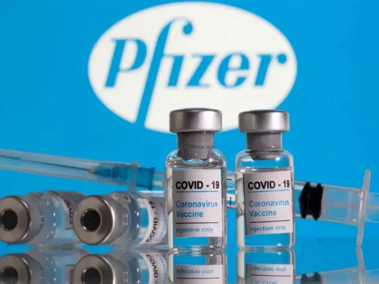 Ganancias de Pfizer 'se desploman' 93% en 2023 por disminución en venta de vacuna covid-19