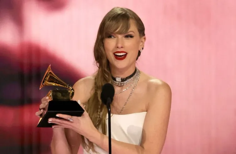 Taylor Swift hace historia en los Grammy