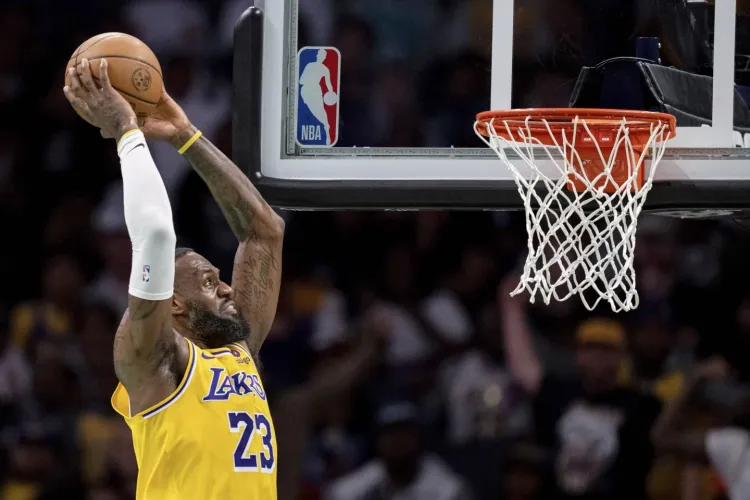 Lakers en duda en fecha límite