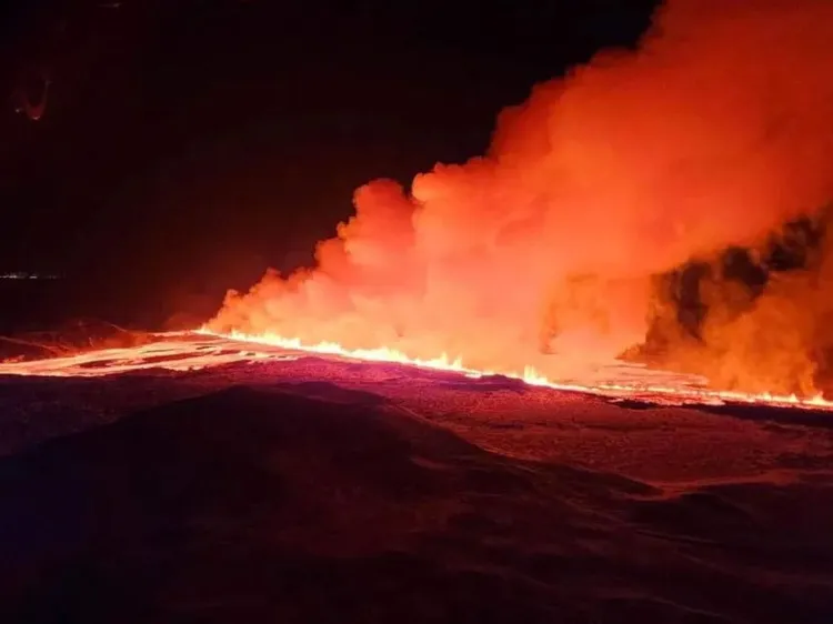 Captan nueva erupción volcánica en Islandia