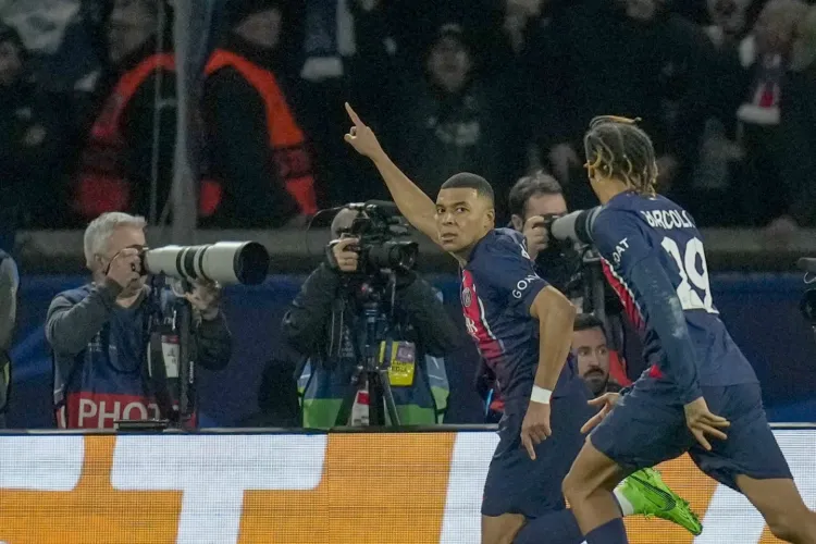 Marca Mbappé al ganar el PSG