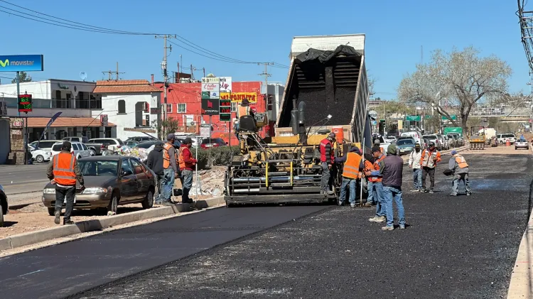 Inicia aplicación de asfalto en la Ruiz Cortines
