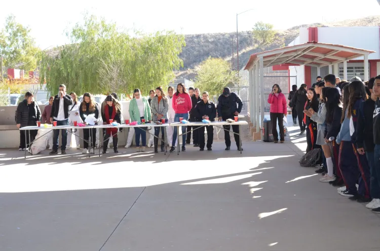 Imparten talleres preventivos a la Secundaria Técnica 76