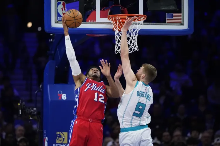 Sixers silencia a los Hornets