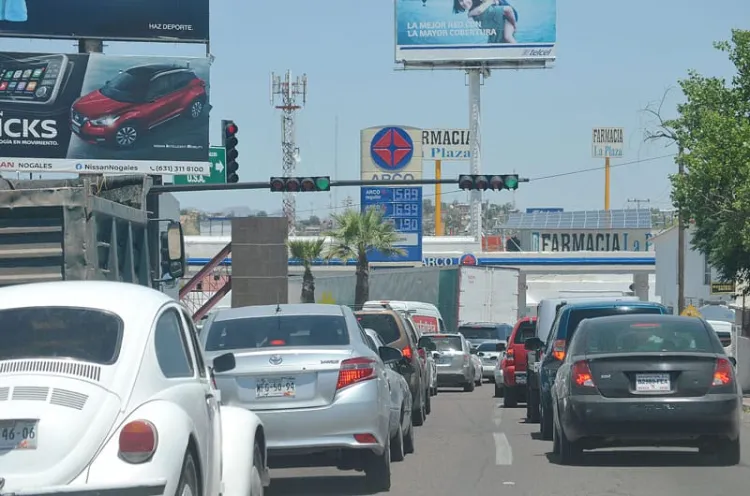 Aumenta flujo vehicular en Nogales por “springbreakers”