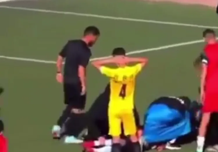FUERTE VIDEO: Futbolista sufre terrible patada y muere en plena cancha