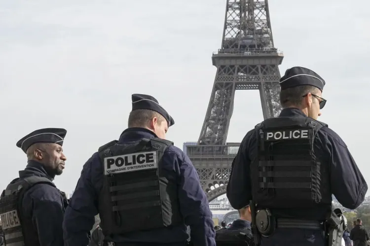 Francia solicita apoyo policiaco