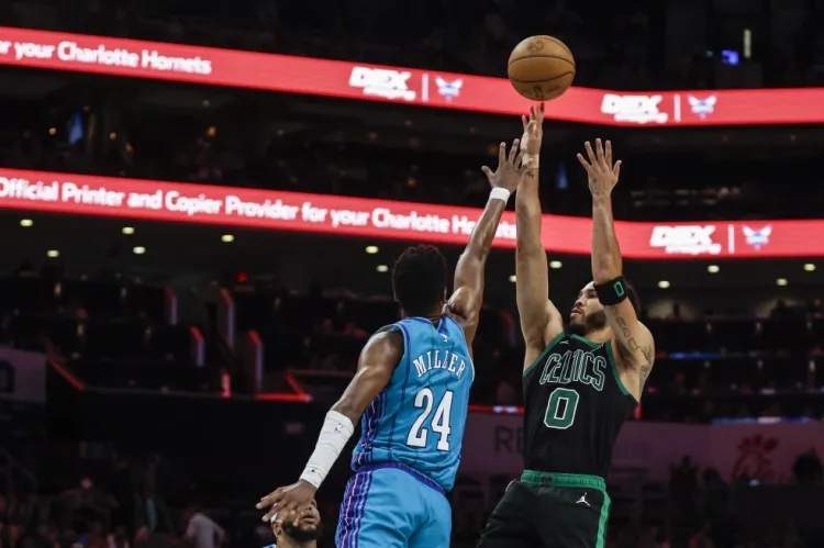 Celtics triunfan de la mano de Jayson Tatum VIDEO