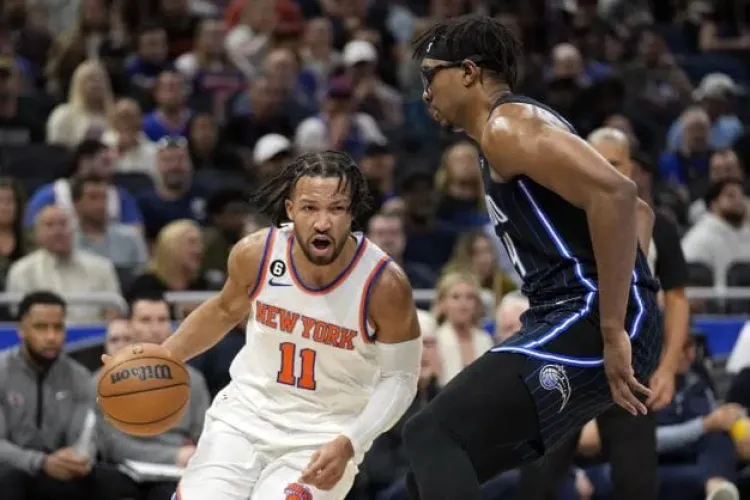 Knicks y Sixers buscan acabar sequías