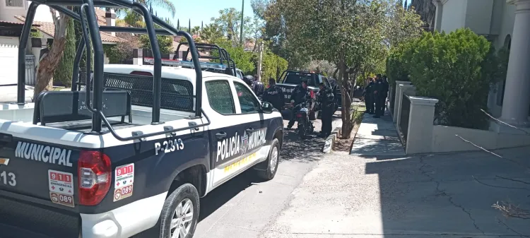 Asaltan ladrones fuertemente armados a persona en Nogales Mall