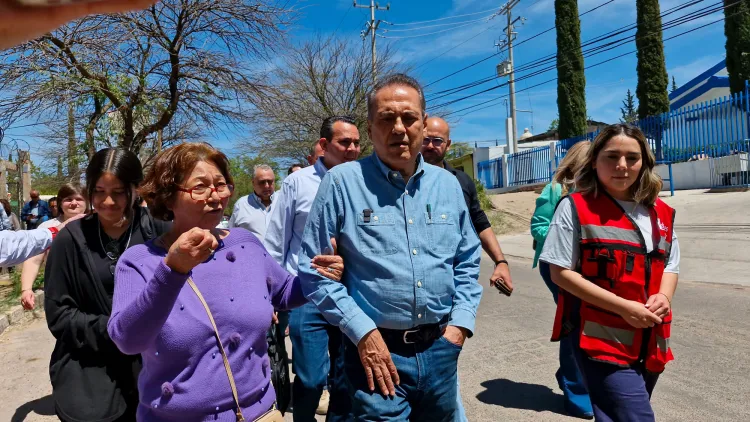 Realiza Beltrones visita solidaria a vecinos afectados por obra federal