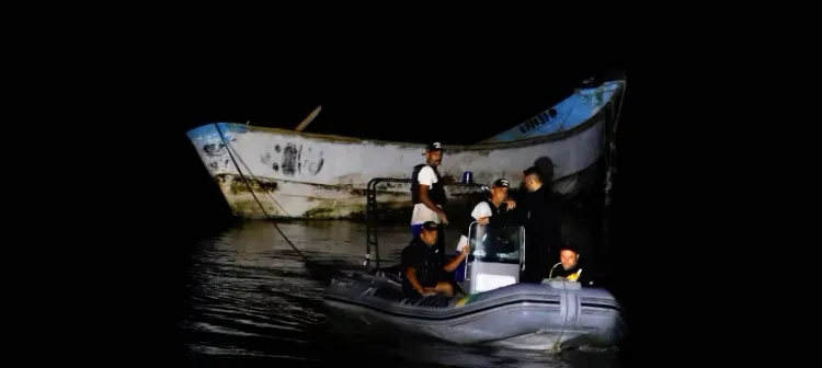 Horror en el mar: Descubren lancha con 20 cadáveres en extrema descomposición