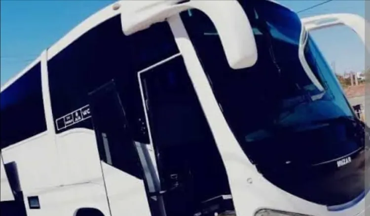 ¡De no creerse! Cantante de regional mexicano sufre extraño accidente en autobús