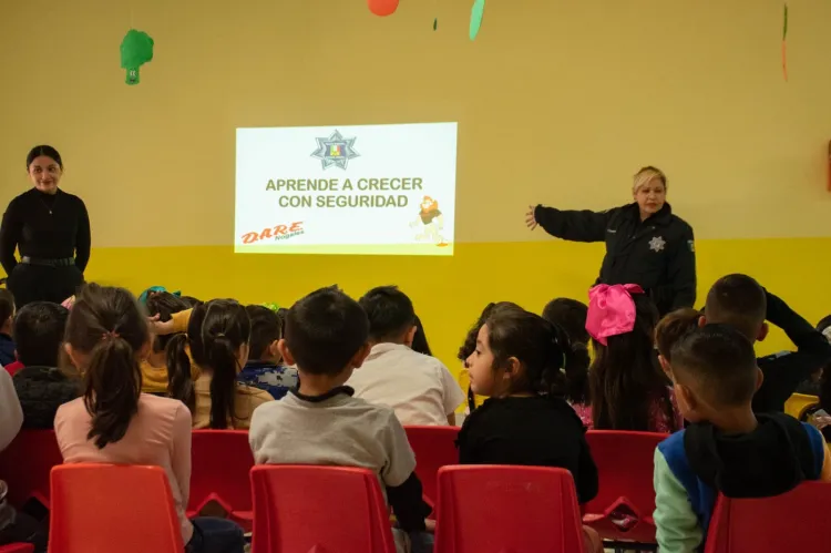Lleva Grupo DARE pláticas a niños en DIF Nogales
